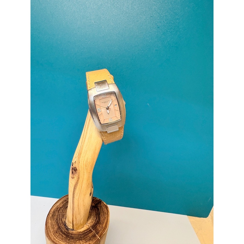 Kenneth Cole Reaction Mens Watch Tan Leather Strap Date Window V29 Quartz